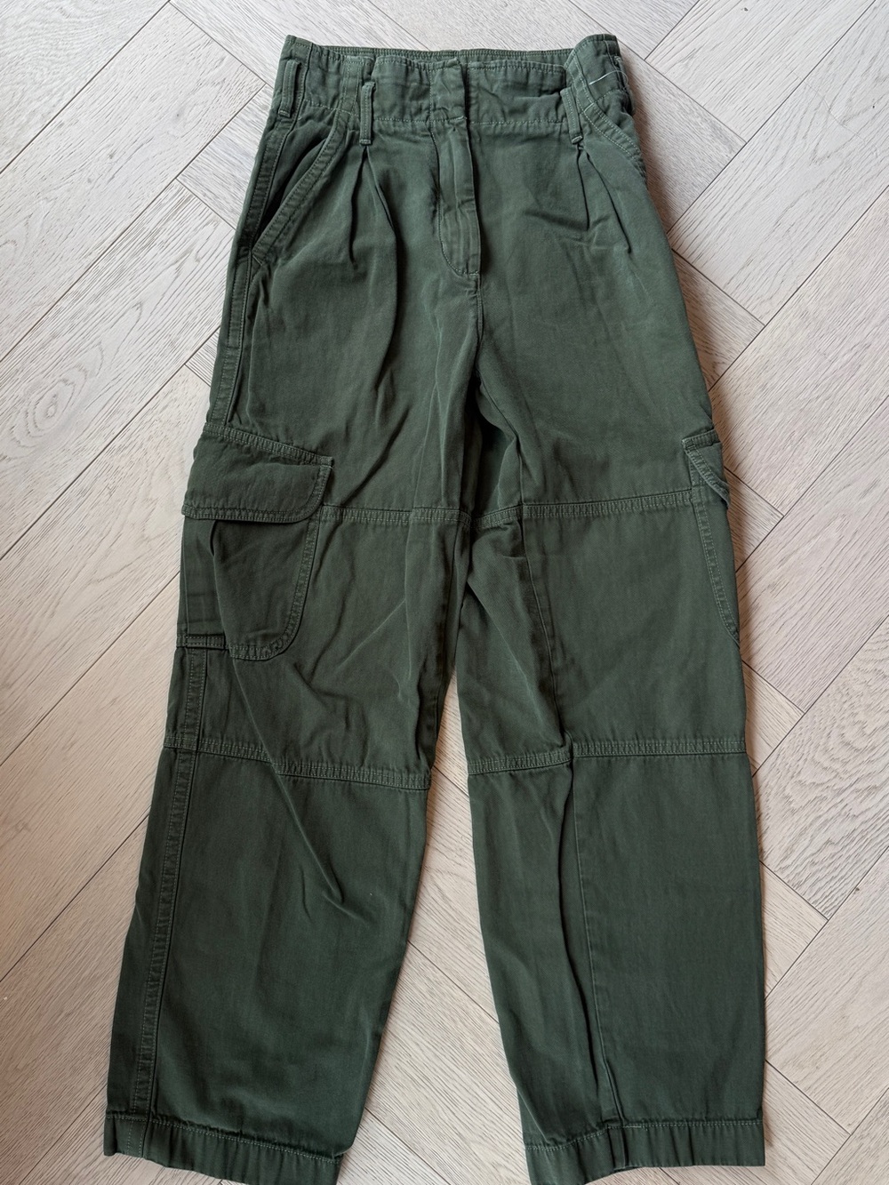 Aritzia Wilfred Free Nova High Waist Cargo Paperbag Pants in Olive Colour Size 2 - Picture 2 of 13